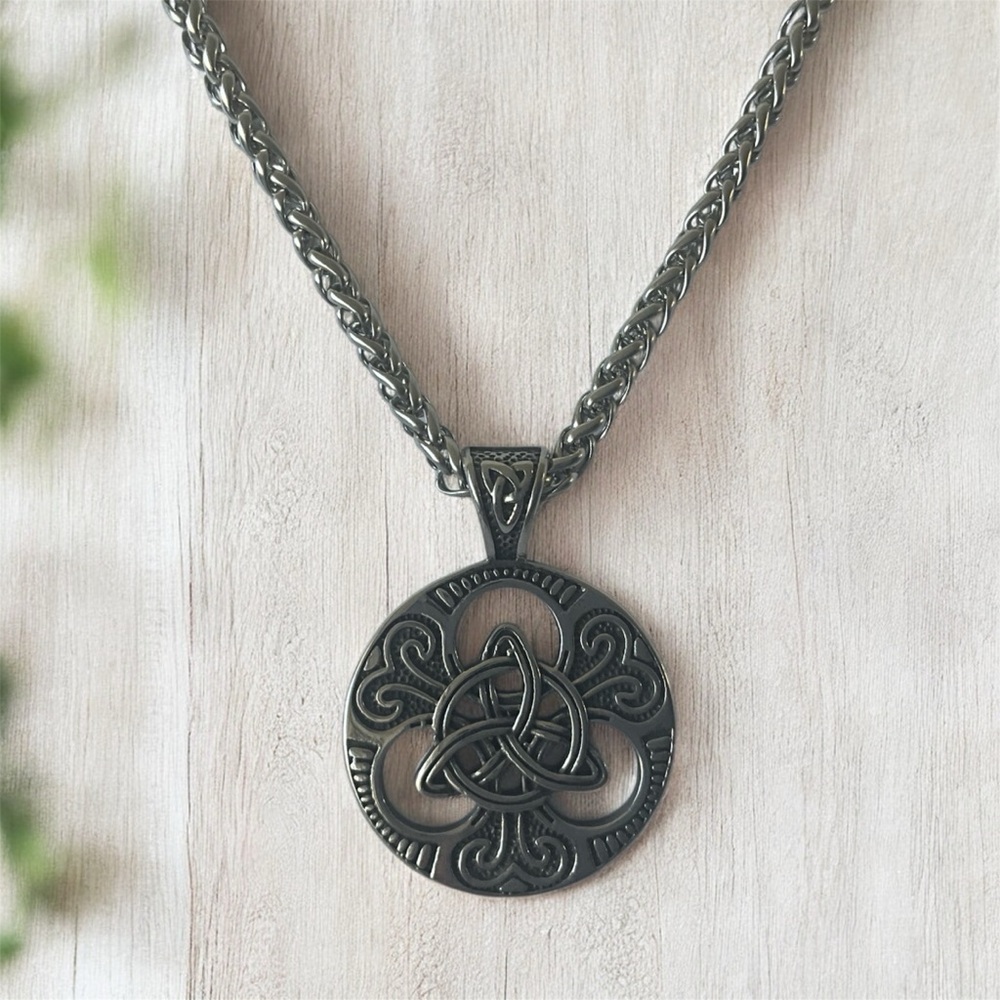 Men's hypoallergenic 316L Stainless Steel Celtic Pendant Necklace